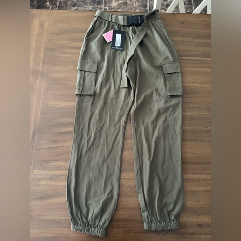 PrettyLittleThing Khaki Green Buckle Detail Cargo Pants – US Size 6 NWT - Picture 1 of 8